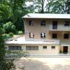 Haus Rückseite mit Hof Haus Rückseite mit Hof